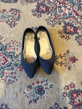 Old Navy Black Pointed-Toe Ballet Flats